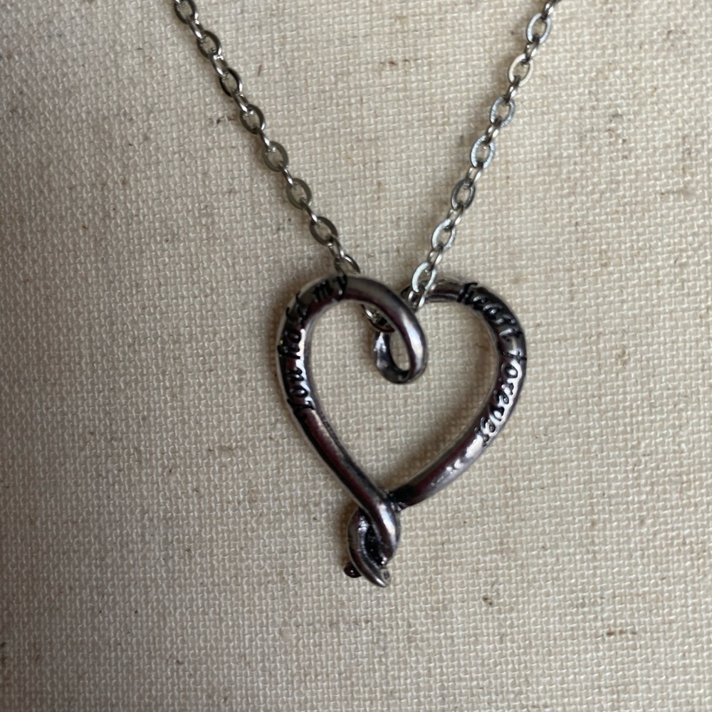 BOUTIQUE-SILVER COLOR HEART NECKLACE